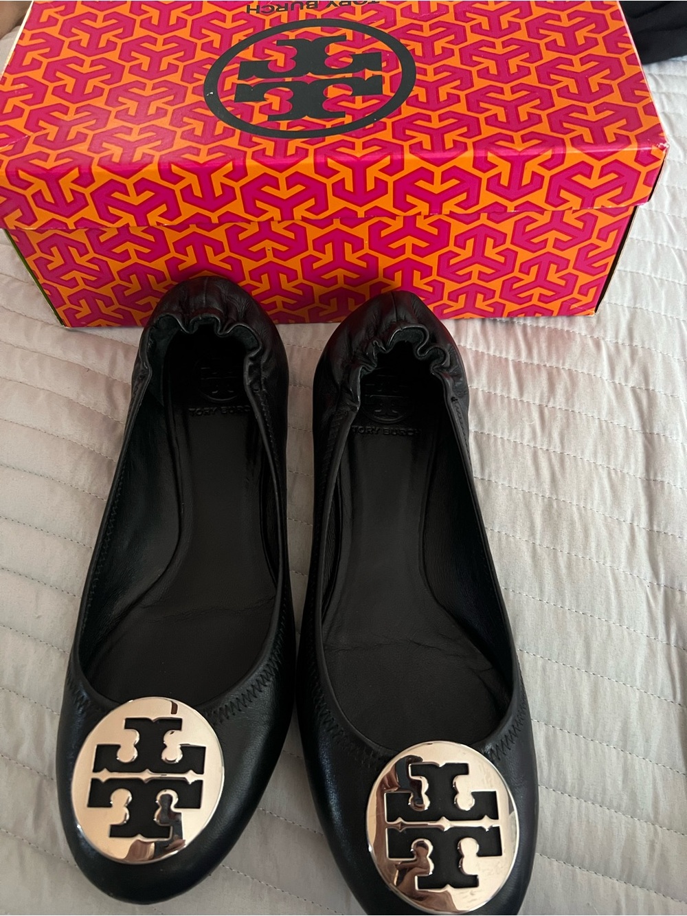 Tory Burch Black Leather Ballet Flats with Gold Logo Medallion size 9.5